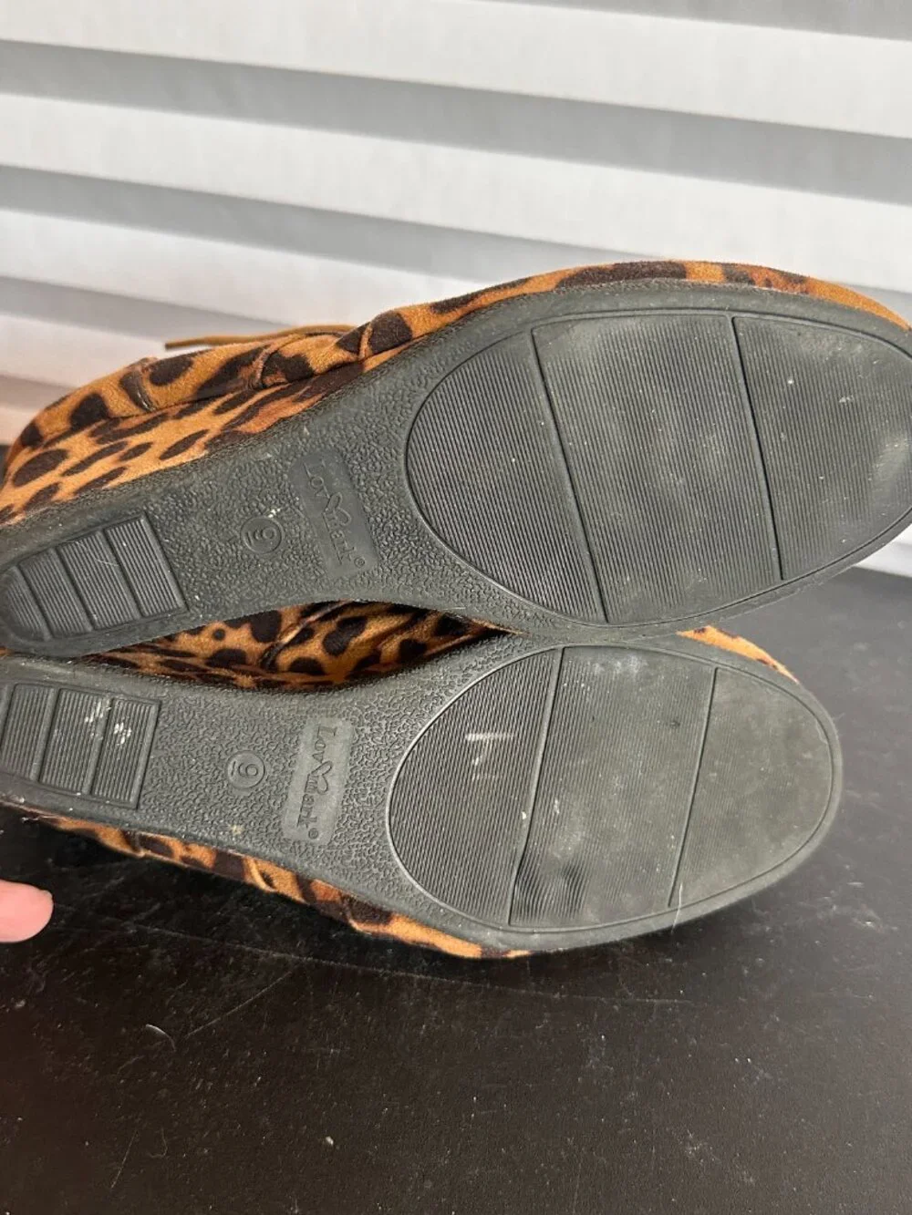 Lov Mark Women’s Animal Faux Suede Wedge Lace-Up Shoes Size 9 – Chic Bootie